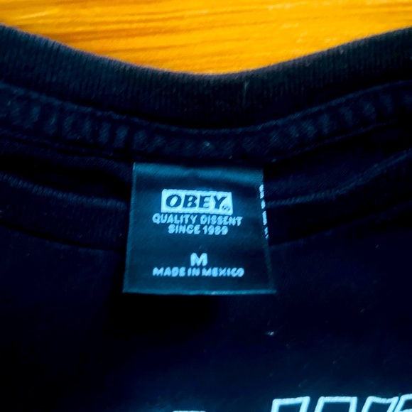 Medium Black Obey International Propaganda T-shirt - Picture 3 of 3